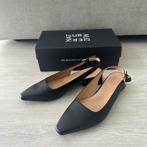 Naturalizer Black Flats with Pointed Toe and Ankle Strap - Size 9